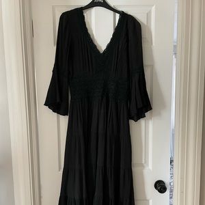 Black v neck dress